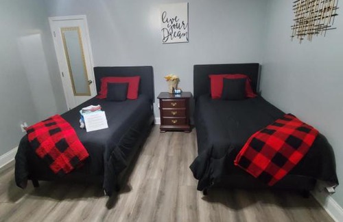 Church Street House | Spacious Atlanta 2Bedroom/2Full Baths Renovated