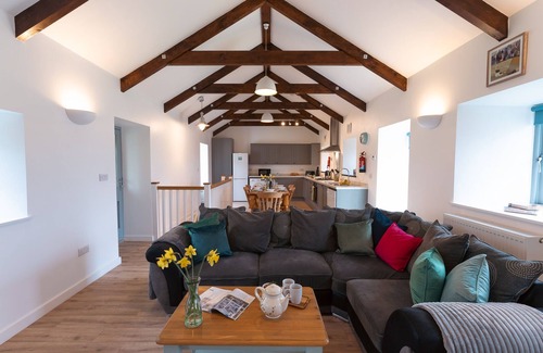 Saint Erth Praze House | Spacious Barn/Garden/Parking/Beaches, Marazion & Hayle 4 miles/St Ives 7 miles