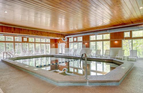 Bartlett Apartment | Spacious Bartlett Condo with Balconies and Pool!