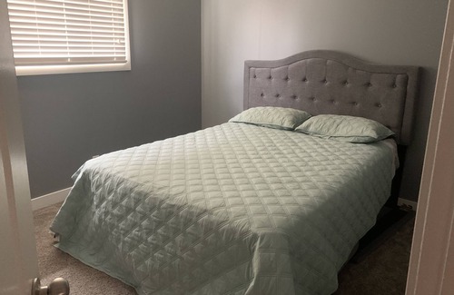 Sylvan Lake House | Spacious Basement get-a-way in Sylvan Lake AB.