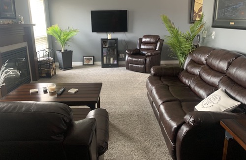 Sylvan Lake House | Spacious Basement get-a-way in Sylvan Lake AB.