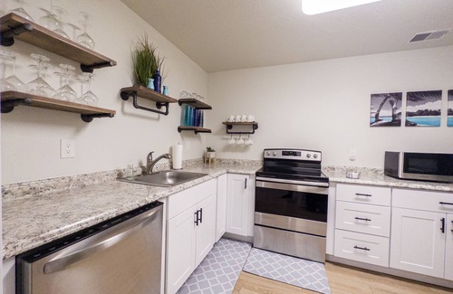 Hurricane Apartment | Spacious basement rental in central Hurricane