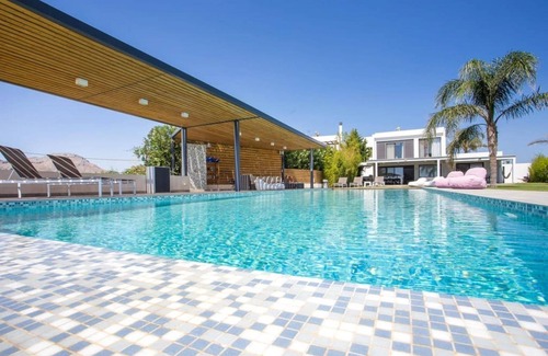 Kolymbia Villa | Spacious beach front Vila with 100 sqm infinity pool, a basket ball court