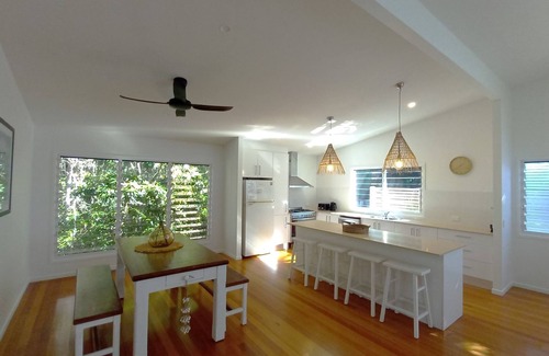Rainbow Beach House | Spacious beach house only minutes to the beach