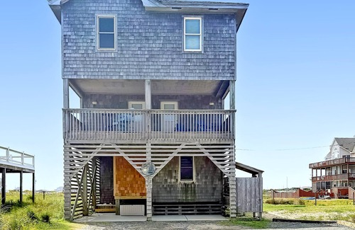 Rodanthe House | Spacious Beach Home w/Pool, Hot Tub, Game Room & Ocean Views