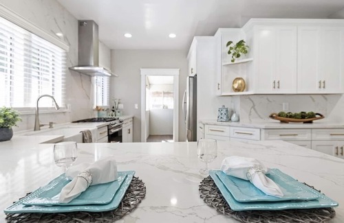 Franklin House | Spacious Beach House, Private Oasis, Family Friendly, AC+W/D, Large Backyard