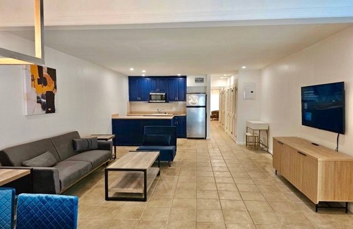 Red Hook Condo | Spacious-Beachfront Condo with WiFi, Pool, Tennis, AC