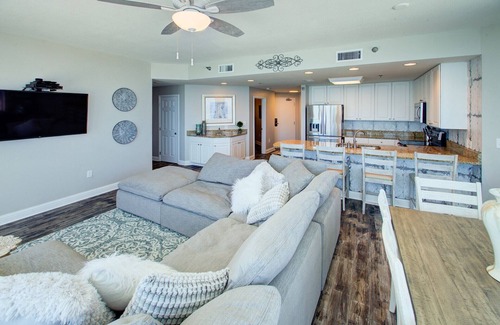 Gulf Shores Condo | Spacious Beachfront Penthouse & Private Wraparound Patio with Breathtaking Views