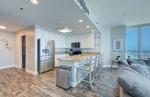 Gulf Shores Condo | Spacious Beachfront Penthouse & Private Wraparound Patio with Breathtaking Views