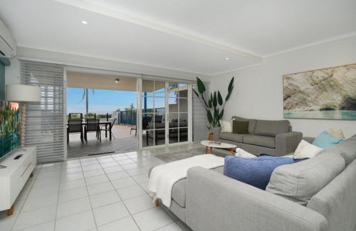 Cullen Bay Apartment | Spacious Beachside Retreat Plunge Pool & Patio