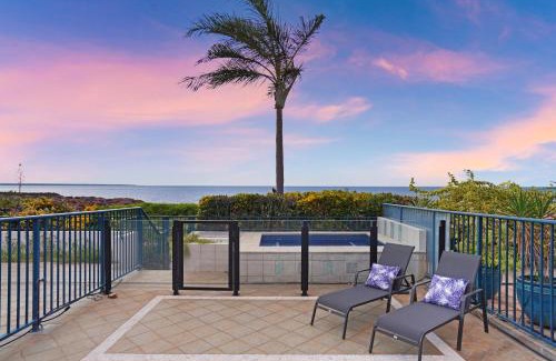 Cullen Bay Apartment | Spacious Beachside Retreat Plunge Pool & Patio