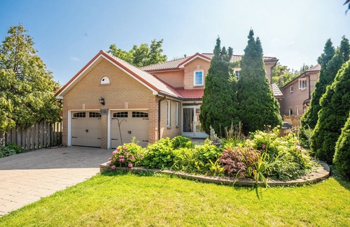 Lakeview House | Spacious Beautiful House in Mississauga, 15 minutes from Toronto PRIME LOCATION!