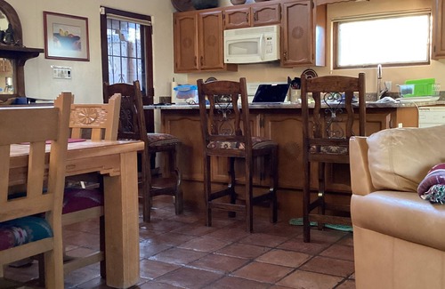 South Capitol House | Spacious, beautiful - Ellie's! is 15 minutes from historic Santa Fe Plaze!