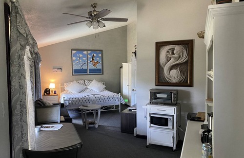 Chama Cabin | Spacious beautiful King suite with lovely views