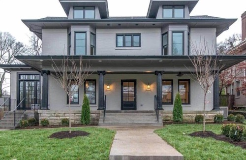 Hillsboro Village Apartment | Spacious Belmont Apt with Private Rooftop Deck!
