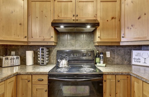 Big White Ski Resort Apartment | Spacious Big White chalet. Enjoy gorgeous views from the private hot tub!