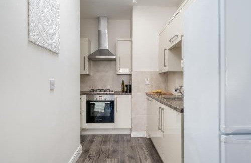 Finchley Apartment | Spacious Boutique 2 Bed Apartment Retreat Flexi BM