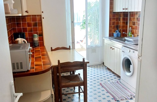 Saint Philippe Apartment | SPACIOUS , BRIGHT 2BR APT 20 METER TERRACE BEACH RESTAURANTS PARKING