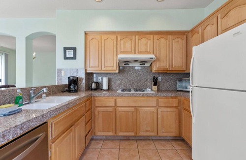 The Villas House | Spacious & Bright 4BD at Santana Row Near Apple HQ