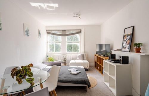 Bayswater Apartment | Spacious & Bright Flat in Notting Hill