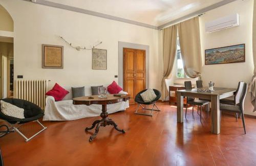Duomo Apartment | Spacious & Bright, next to the Duomo of Florence, Michelangelo, with Patio