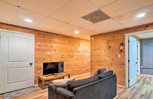 Helenwood Cabin | Spacious Brimstone Cabin w/ Hot Tub!