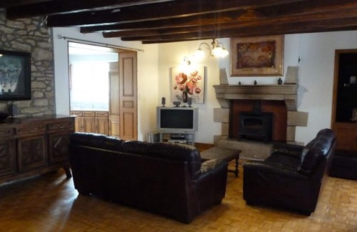 Baud House | Spacious Brittany Holiday Cottage with pool and gym