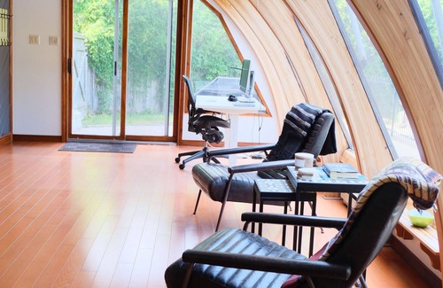 The Blue Mountains House | Spacious Tranquil Chalet w/pool and fire-pit and access to private beach.