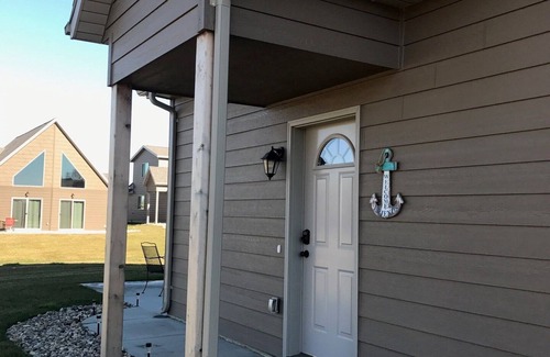 Arnolds Park Cabin | Spacious - Cabin At Bridges Bay!