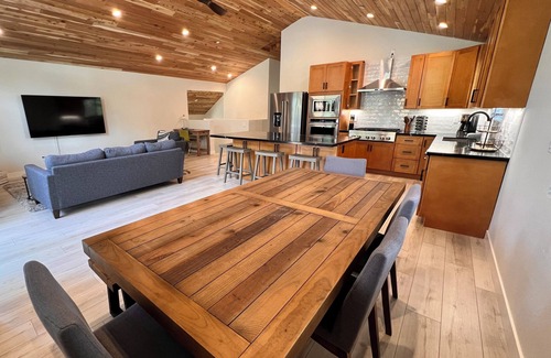 Serene Lakes House | Spacious Cabin near Sugar Ski Resort