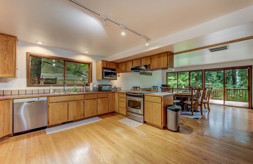 Lake City House | Spacious Cabin with hot tub, sauna, AC, loft, king bed, free parking