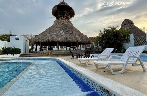 Tubara Cabin | Spacious cabin with pool and kiosk in Palmarito