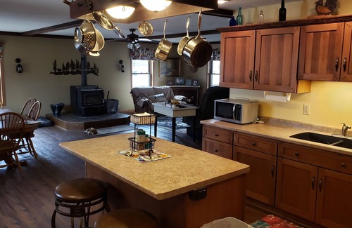 Clear Lake Cabin | Spacious Cabin with Open Floor Plan located Right in Town!