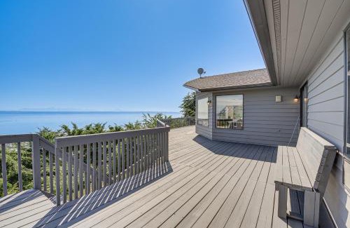 Camano Island House | Spacious Camano Home with Hot Tub and Water Views!