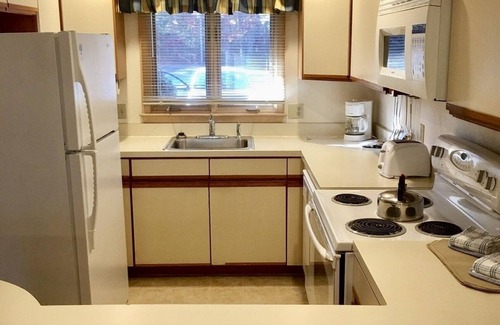 Mashpee Condo | Spacious Cape Cod Condo Sleeps 6