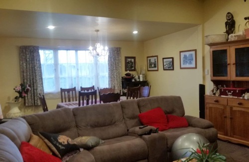 Kaitaia Bed & Breakfast | Spacious Castle Home