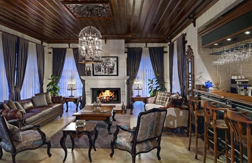 Urgup Hotel | Spacious Cave Room Offering Perfect Backdrop | Outdoor Pool Access