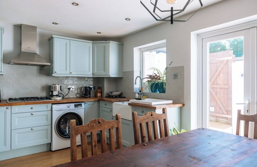 Montpelier Apartment | Spacious & Central 2BD House - Brighton!