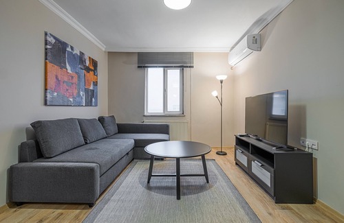 Zeytinburnu Apartment | Spacious Central Apartment Crossroads of Transports
