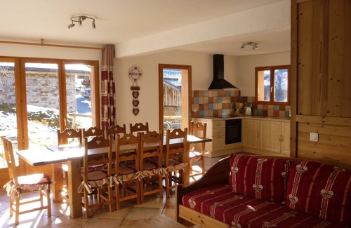 Saint-Martin-de-Belleville Ski Chalet | Spacious chalet 100m from the slopes of St Martin/3 valleys ideal for families or friends