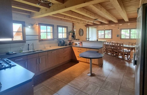 Chatel Ski Chalet | Spacious chalet for 14 people with WiFi, pets allowed and parking in Châtel