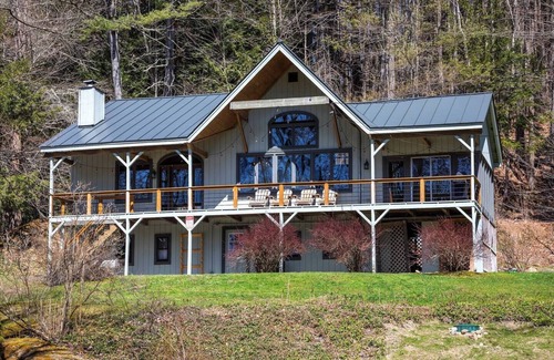 Wardsboro Ski Chalet | Spacious Chalet Near Stratton and Mt. Snow w/Indoor Hot Tub, Fireplace, Firepit