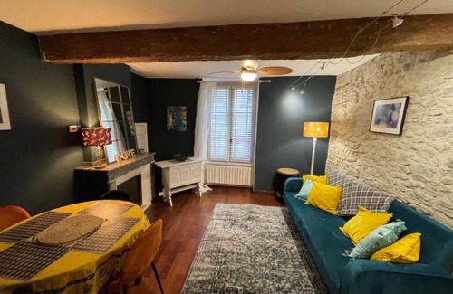 Bastide Saint-Louis Apartment | SPACIOUS CHARACTER PROPERTY IN HEART OF THE BASTIDE