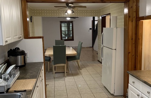 Bridgeview Cottage | Spacious Cheerful home with 2 free parking