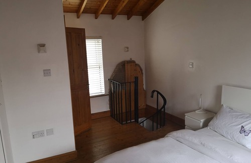 Drumcondra House | Spacious City Centre En suite room with easy airport access via 24 hour bus 41