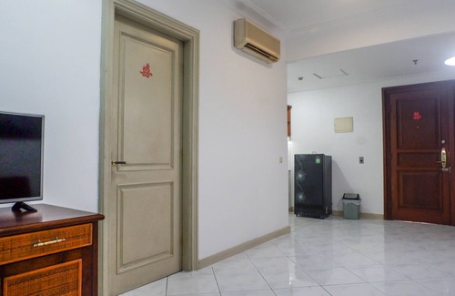 Suko Manunggal Apartment | Spacious Classic 1BR Apartment at Taman Beverly