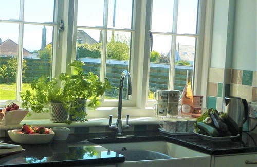 Saint Erth Praze House | Spacious Coastal Retreat nr Porthleven & coast, parking, garden & dog friendly