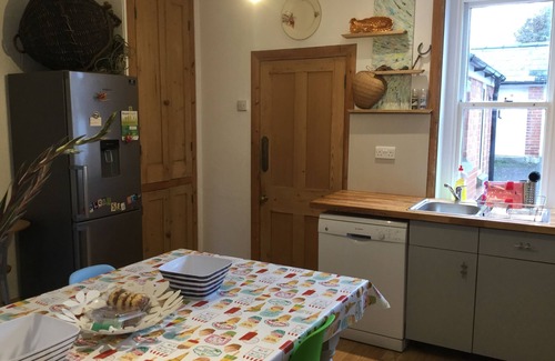 Hill Head Cottage | spacious Coastguard cottage near to Hampshire's sites, sea side retreat