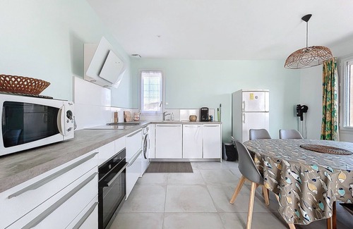 Narbonne-Plage Apartment | Spacious cocoon in Narbonne - with sea view