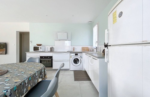 Narbonne-Plage Apartment | Spacious cocoon in Narbonne - with sea view